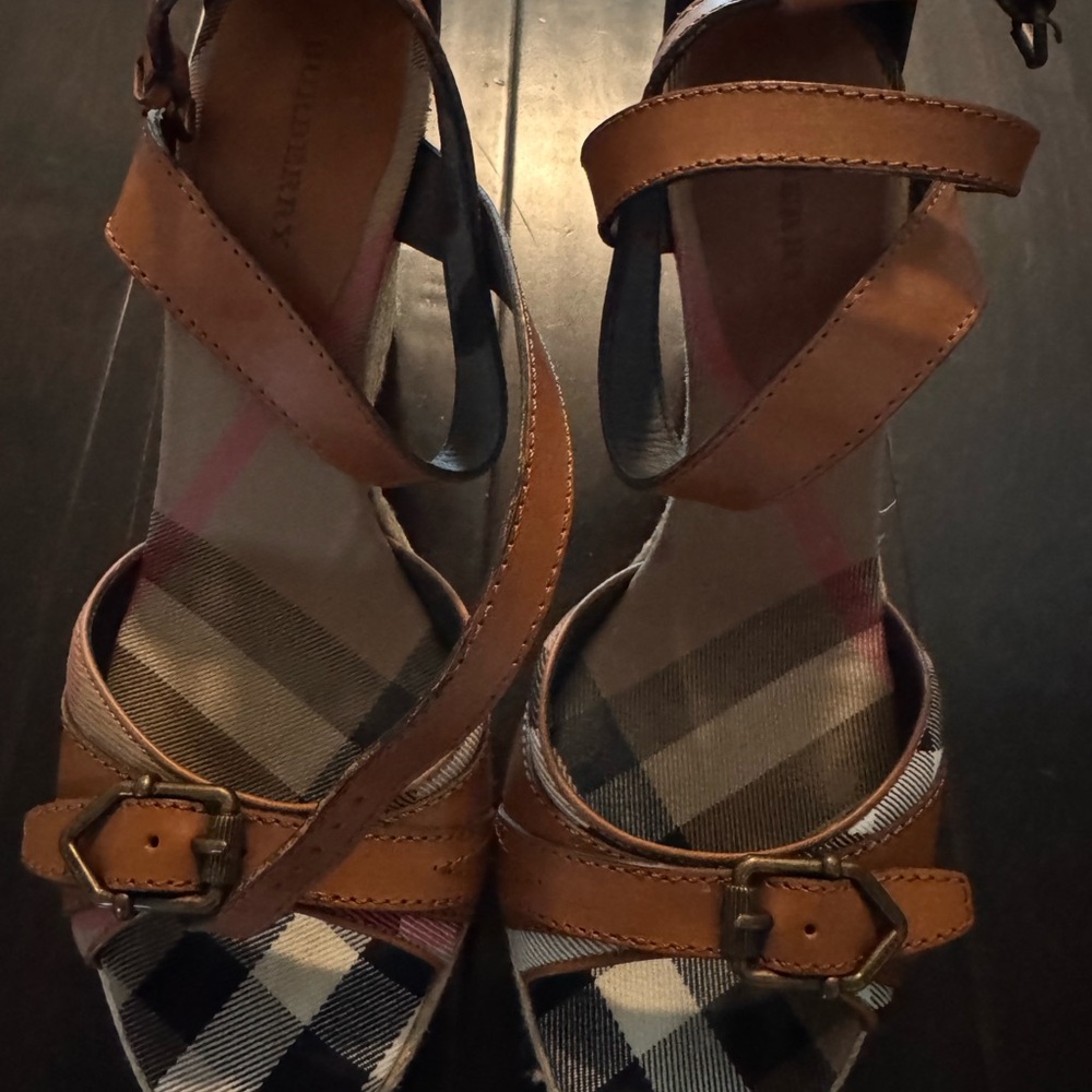 Burberry Women's Tan and Black Check Sandals - Picture 3 of 6